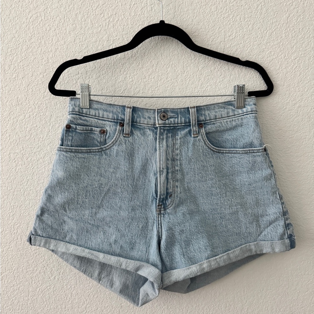 Abercrombie & Fitch Curve Love The Mom Short, size 10